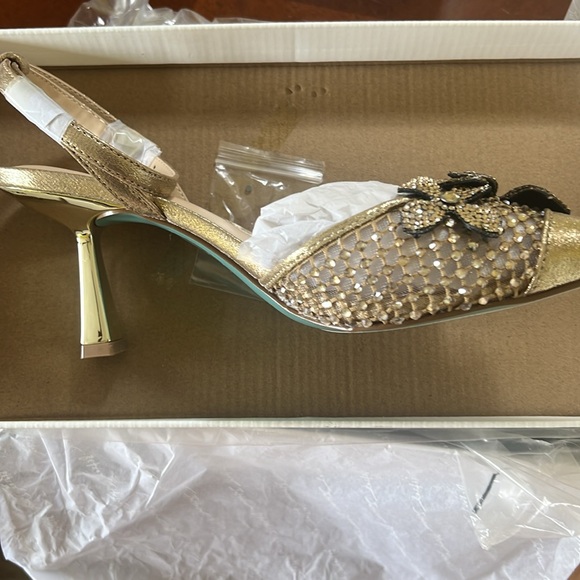 Heels - Picture 1 of 6